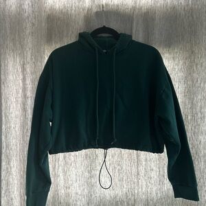 LIGHTLY WORN ZARA GREEN CROPPED HOODIE MEDIUM